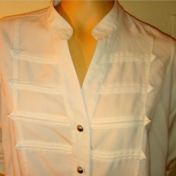 Kathy Che, White loose polyester shirt, button up - Picture 3 of 8